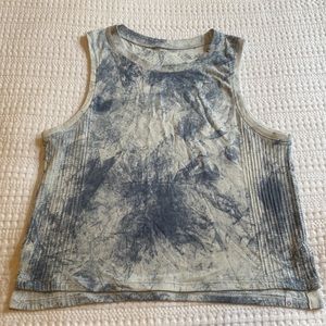 Lululemon tank, size 2-4